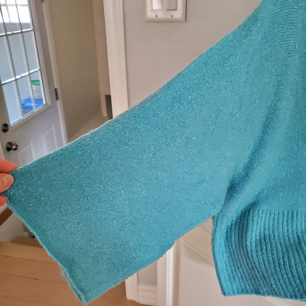 Sweater - Picture 3 of 4